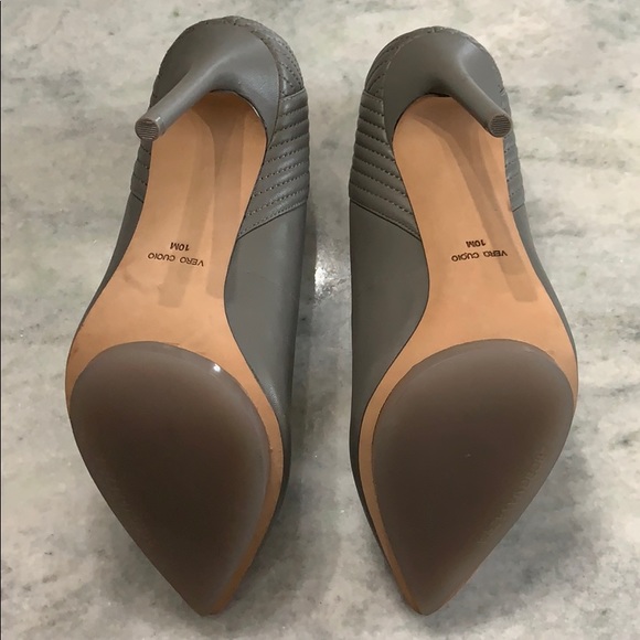 BCBGMaxAzria Grey Heels - Picture 5 of 6